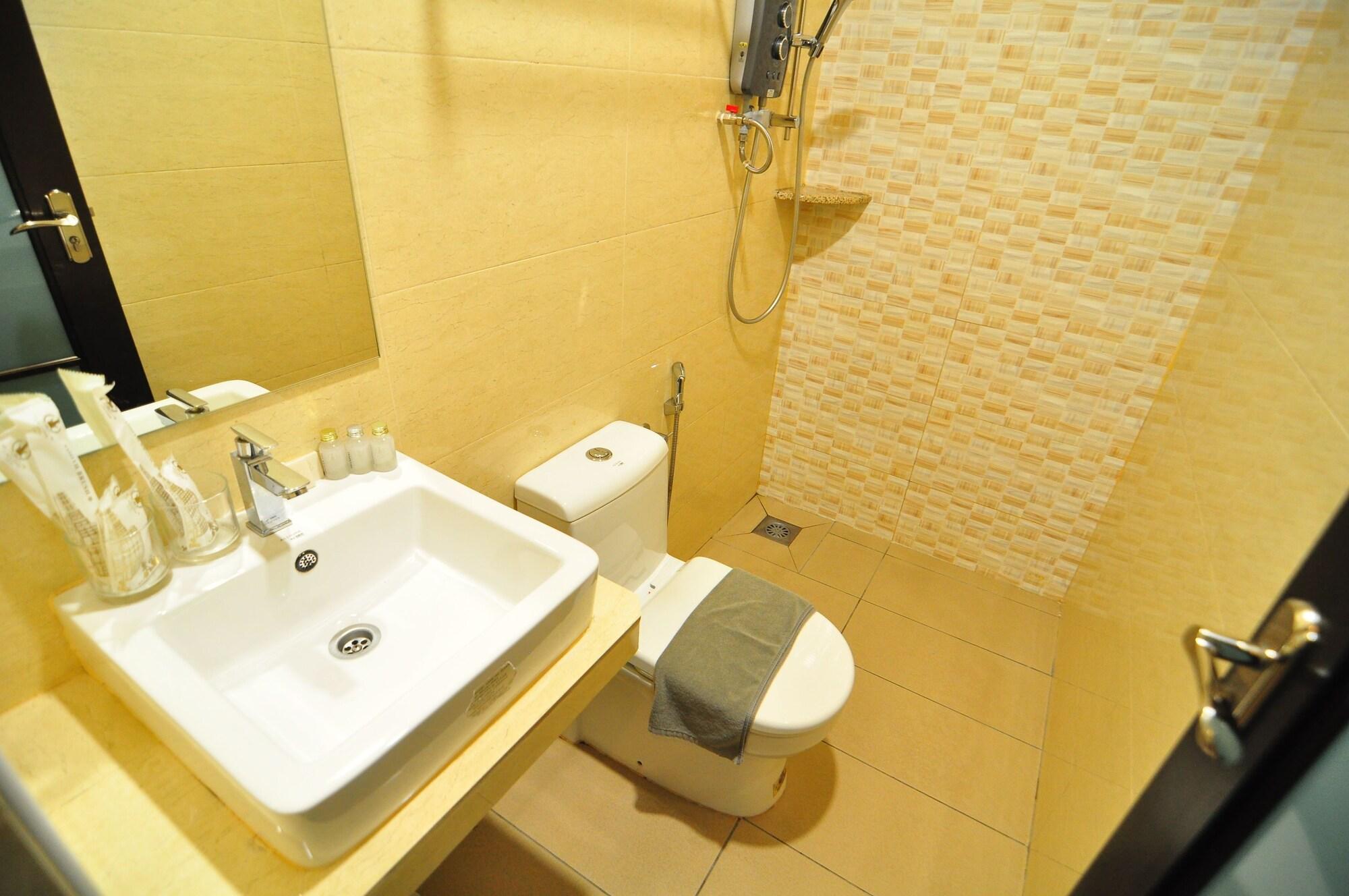 1 Million Hotel Johor Bahru Exterior photo