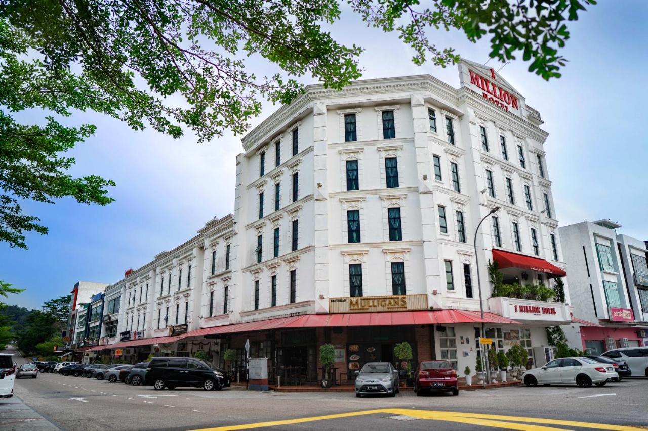 1 Million Hotel Johor Bahru Exterior photo