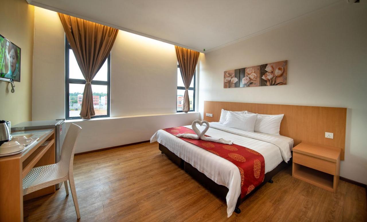 1 Million Hotel Johor Bahru Exterior photo