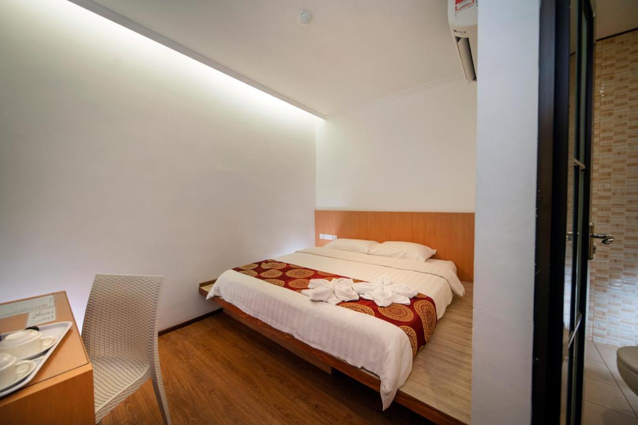 1 Million Hotel Johor Bahru Exterior photo